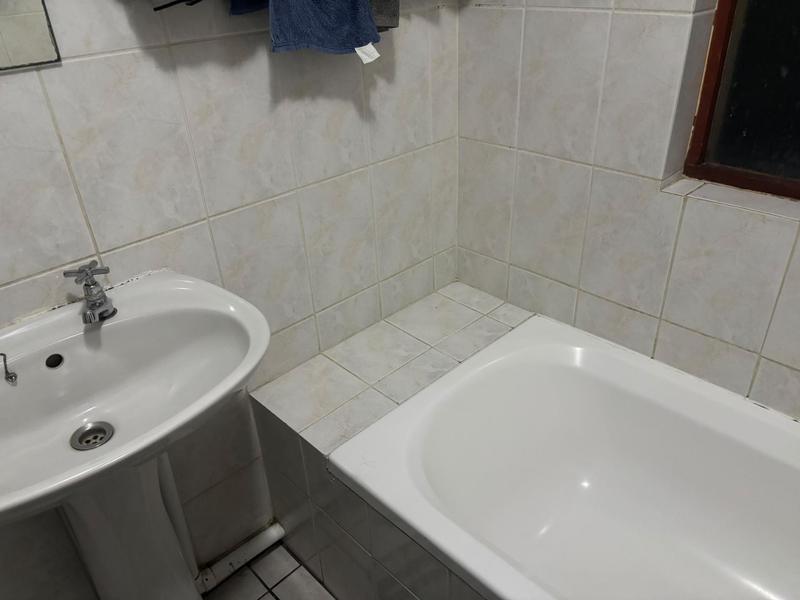 To Let 2 Bedroom Property for Rent in Guldenland Western Cape